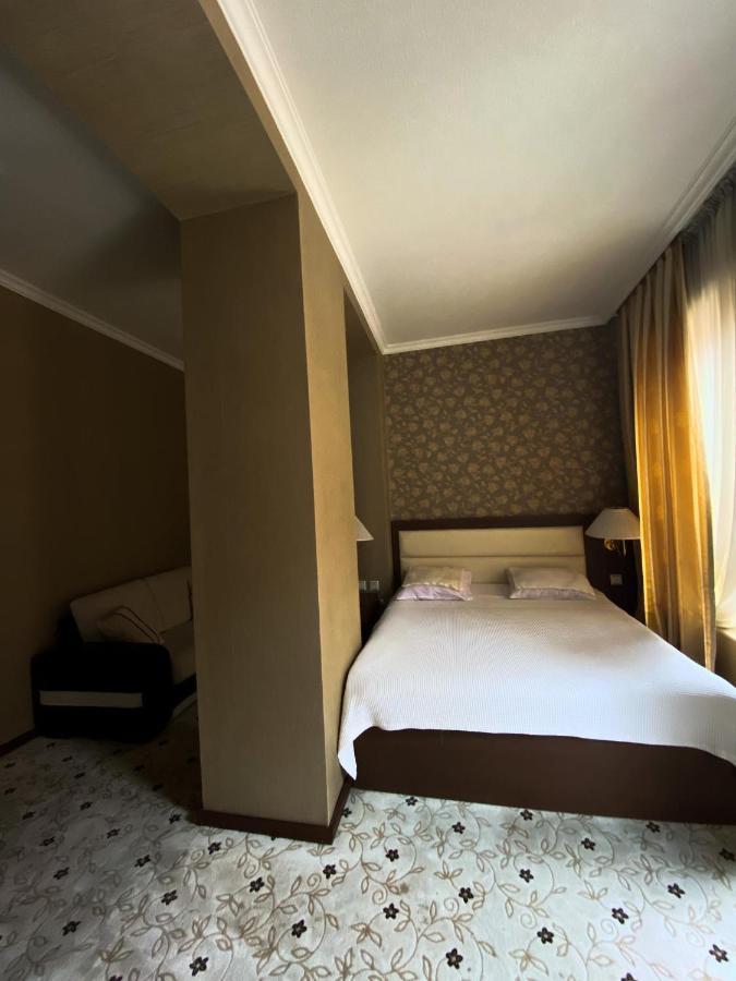 Hotel Empire Kutaisi Exterior photo
